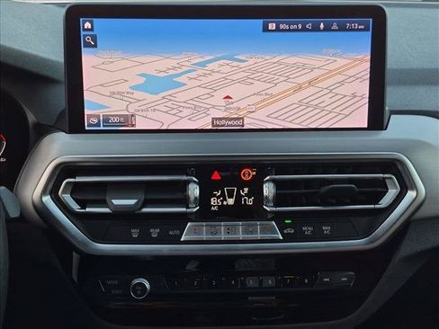 Used 2024 BMW X4 xDrive30i w/ Parking Assistance Package AWD/4WD image 13