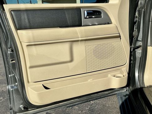 Used 2015 Ford Expedition XLT w/ Equipment Group 202A image 42