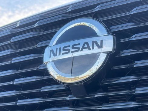 Used 2021 Nissan Rogue S image 52