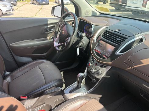 Used 2016 Chevrolet Trax LT w/ LT Convenience Package AWD/4WD image 19