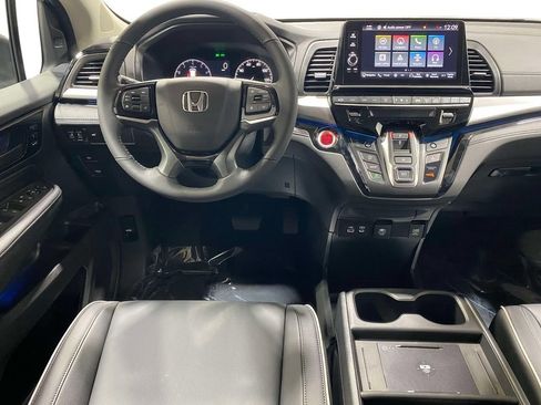 New 2026 Honda Odyssey Touring image 11