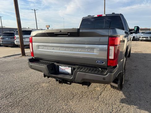 Used 2022 Ford F250 Platinum w/ FX4 Off-Road Package AWD/4WD image 6