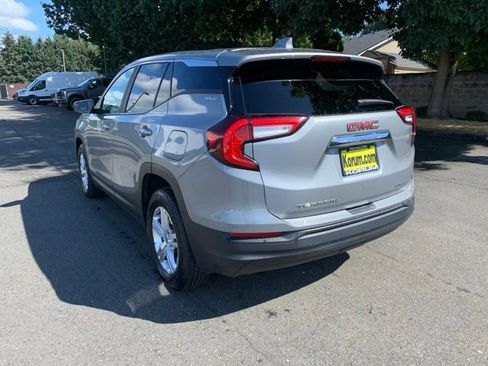 Used 2024 GMC Terrain SLE AWD/4WD image 3