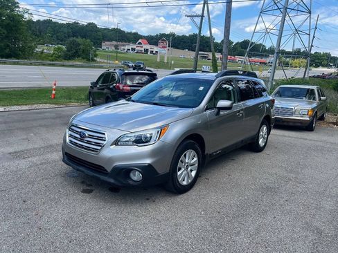 Used 2015 Subaru Outback 2.5i Premium AWD/4WD image 8