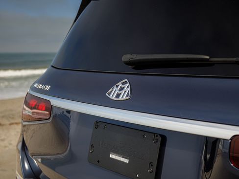 Used 2024 Mercedes-Benz Maybach GLS 600 4MATIC image 9