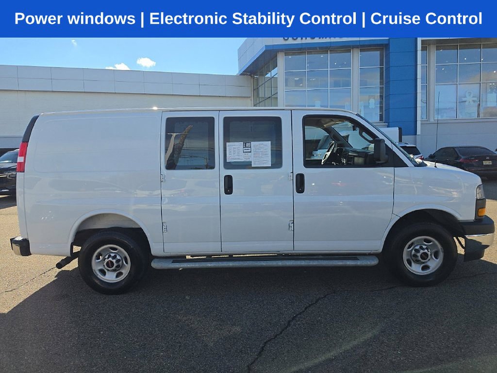 Used 2025 GMC Savana 2500 w/ Driver Convenience Package RWD image 2