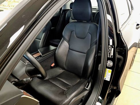 Used 2022 Volvo S60 B5 Momentum FWD image 33