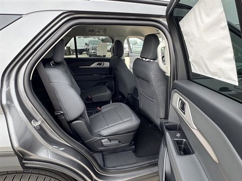 New 2026 Ford Explorer Active AWD/4WD image 24