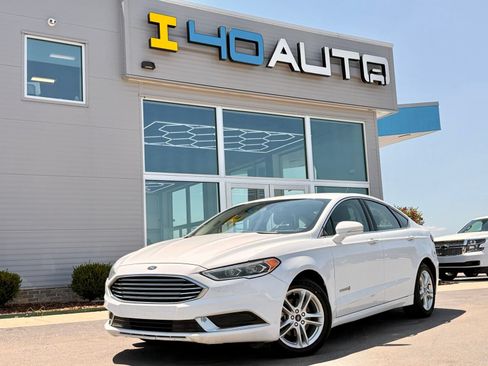 Used 2018 Ford Fusion SE w/ Equipment Group 602A FWD image 1
