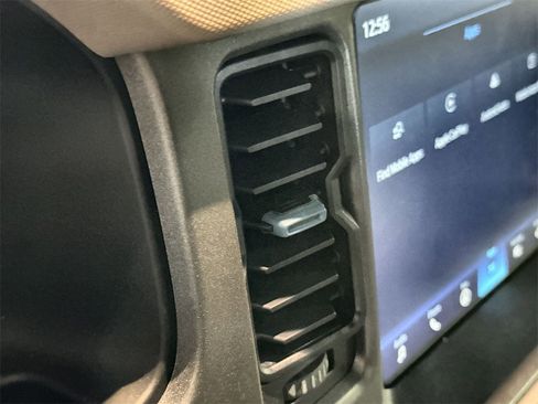 Used 2024 Ford Bronco Wildtrak image 15