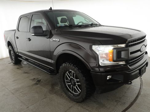 Used 2019 Ford F150 XLT w/ Equipment Group 302A Luxury AWD/4WD image 18