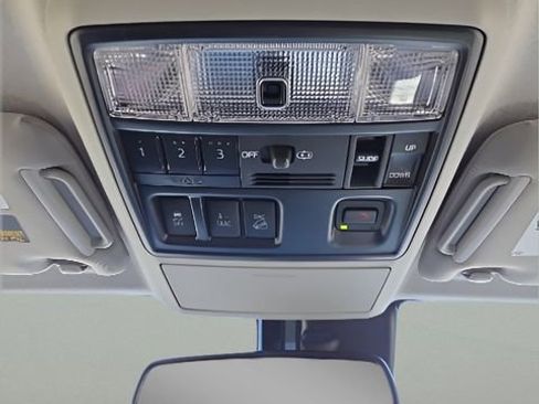 Used 2023 Toyota 4Runner Limited AWD/4WD image 35