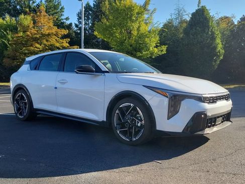 New 2026 Kia K4 GT-Line FWD image 3