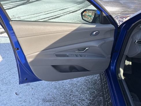 Used 2023 Hyundai Elantra SEL w/ Convenience Package image 38