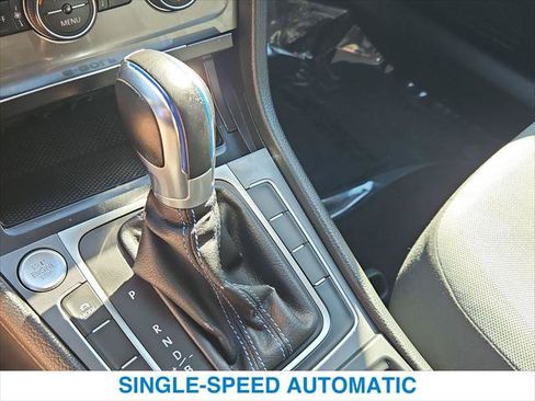 Used 2016 Volkswagen e-Golf SE w/ DC Fast Charging Package FWD image 19