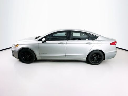 Used 2019 Ford Fusion SE FWD image 4