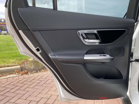 Certified 2025 Mercedes-Benz GLC 300 4MATIC image 17