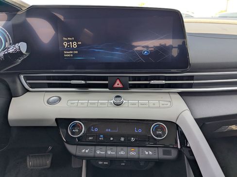 New 2025 Hyundai Elantra Limited image 10