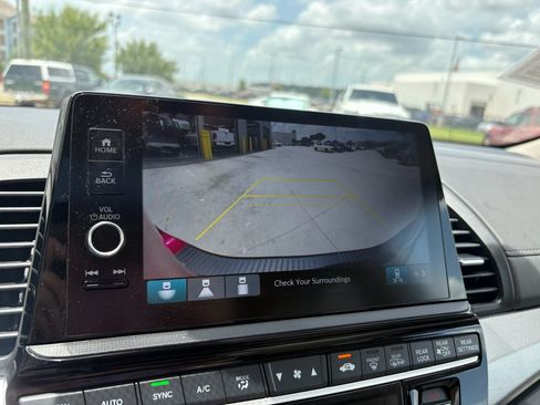 Certified 2026 Honda Odyssey EX-L image 18