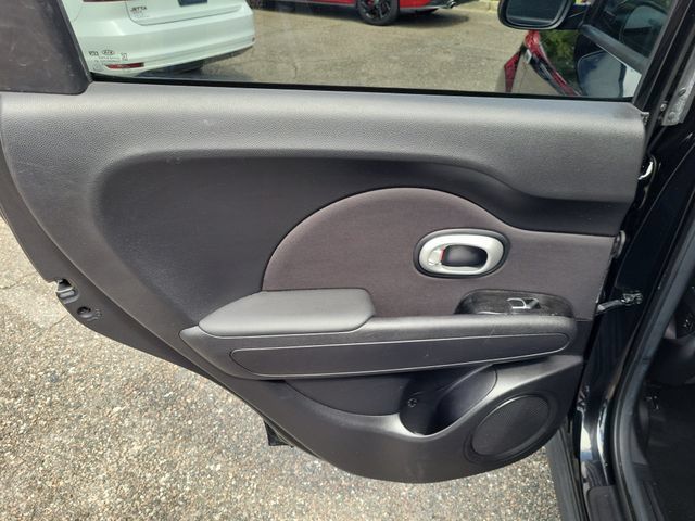 Used 2018 Kia Soul FWD image 14