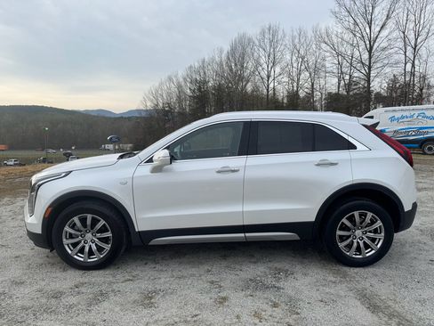 Used 2023 Cadillac XT4 Premium Luxury image 4