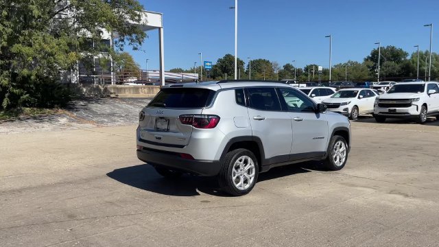 Used 2024 Jeep Compass Latitude AWD/4WD image 8