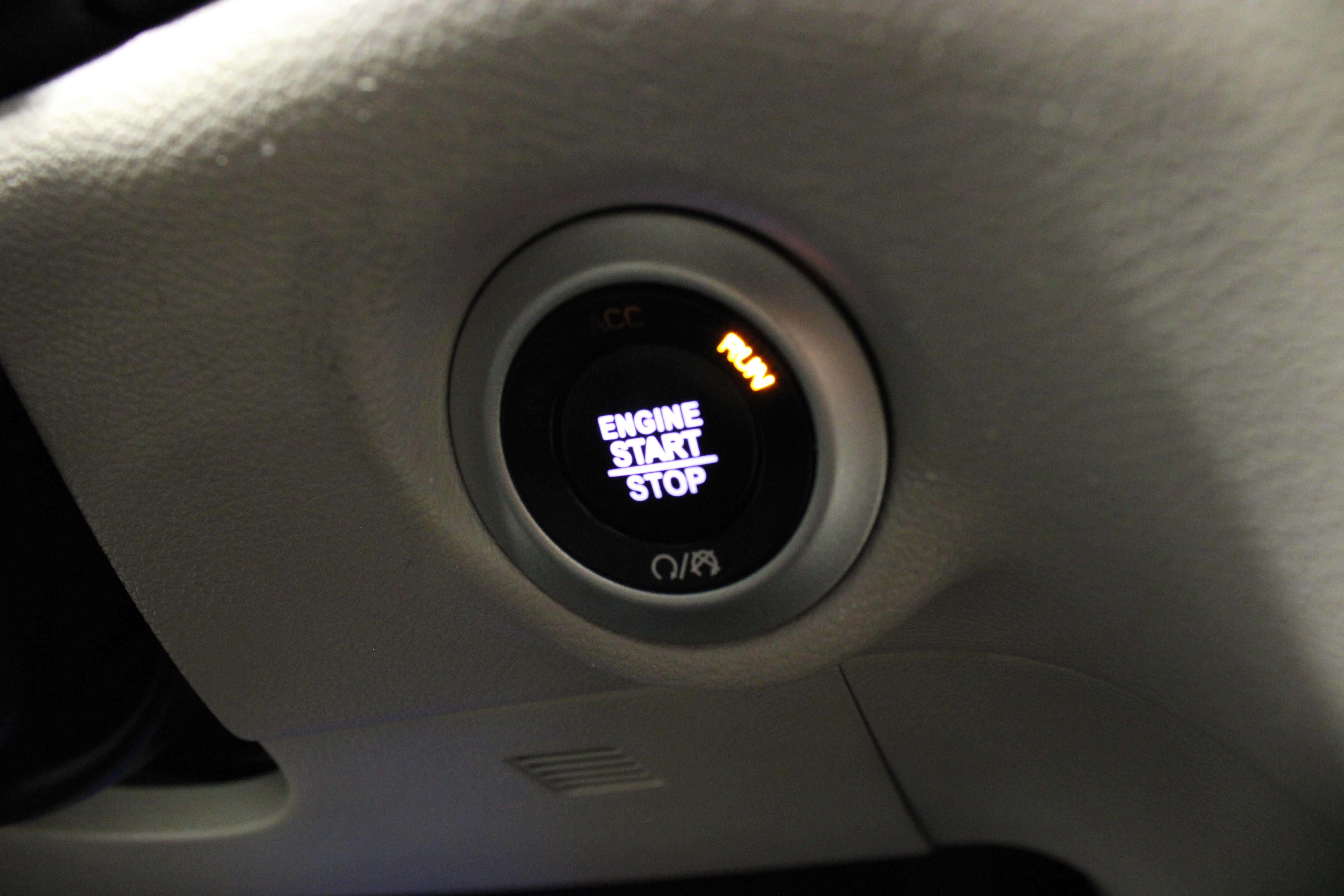 Used 2024 Chrysler Pacifica Touring-L FWD image 28