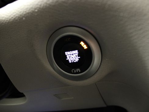 Used 2024 Chrysler Pacifica Touring-L FWD image 28