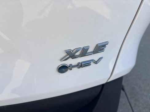 Used 2025 Toyota RAV4 XLE AWD/4WD image 24