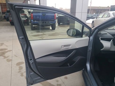 Used 2024 Toyota Corolla LE image 17