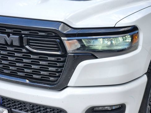 New 2026 RAM 1500 Express AWD/4WD image 9