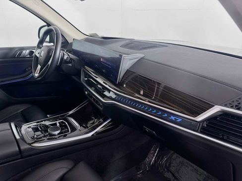 Used 2025 BMW X7 xDrive40i image 60