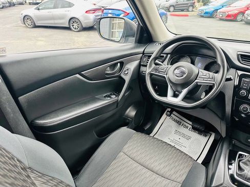 Used 2019 Nissan Rogue S image 12