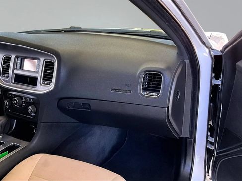 Used 2011 Dodge Charger SE RWD image 22