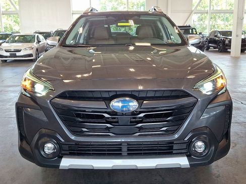 Used 2023 Subaru Outback Touring AWD/4WD image 5