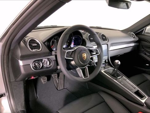 Used 2025 Porsche 718 Cayman RWD image 4