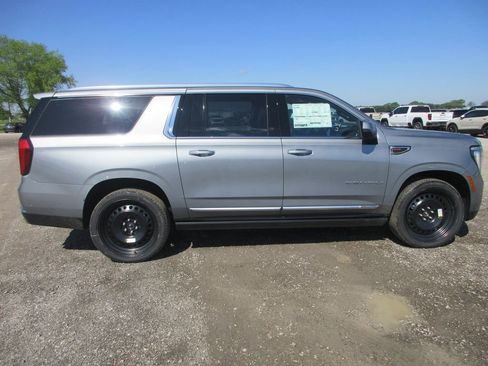 New 2026 GMC Yukon XL Denali image 3