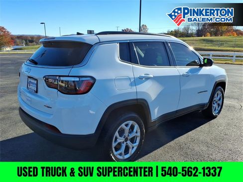 Used 2025 Jeep Compass Latitude image 3