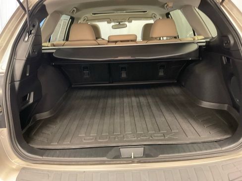 Used 2016 Subaru Outback 2.5i Limited AWD/4WD image 30