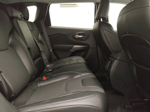 Used 2022 Jeep Cherokee Latitude Lux w/ Sun & Sound Group image 19