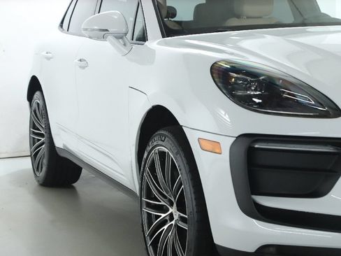 Used 2026 Porsche Macan AWD/4WD image 9