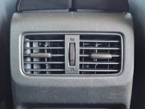 Used 2024 Nissan Rogue S FWD image 13