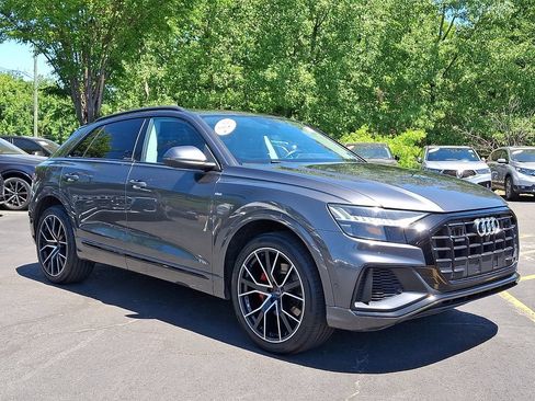 Used 2020 Audi Q8 Prestige w/ Prestige Package AWD/4WD image 2