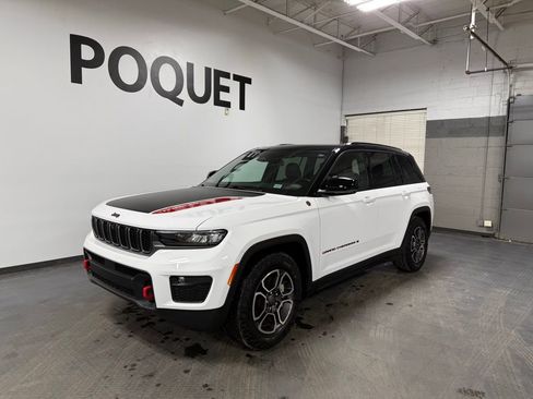 Used 2022 Jeep Grand Cherokee Trailhawk image 2