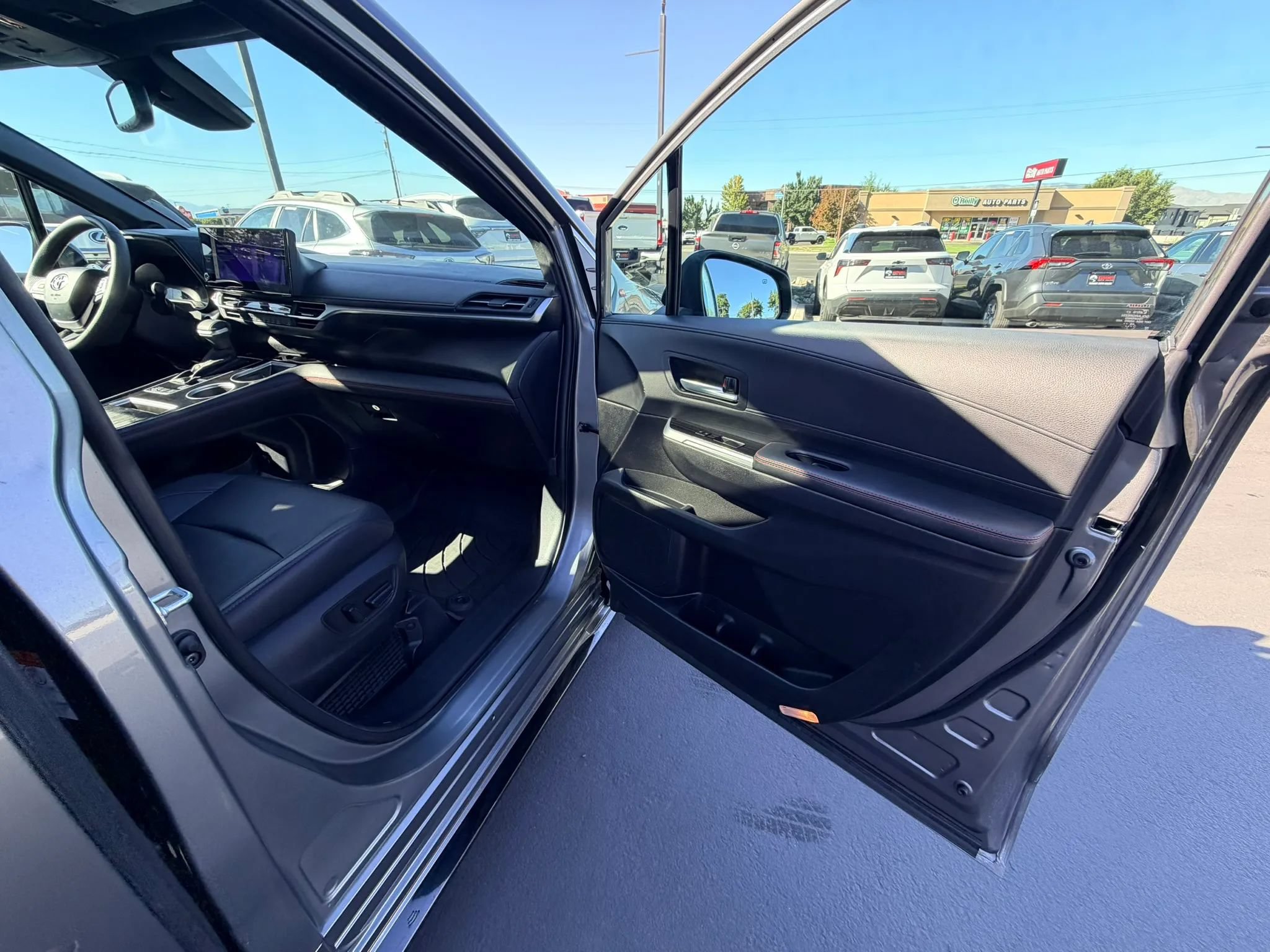 Used 2026 Toyota Sienna XSE AWD/4WD image 23