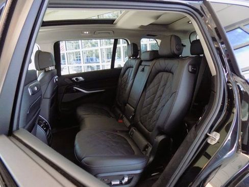 Used 2024 BMW X7 xDrive40i AWD/4WD image 19