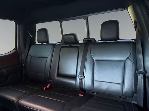 Used 2023 Ford F150 Lariat w/ Max Trailer Tow Package image 18