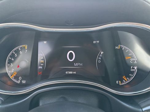 Used 2017 Jeep Grand Cherokee Overland image 10