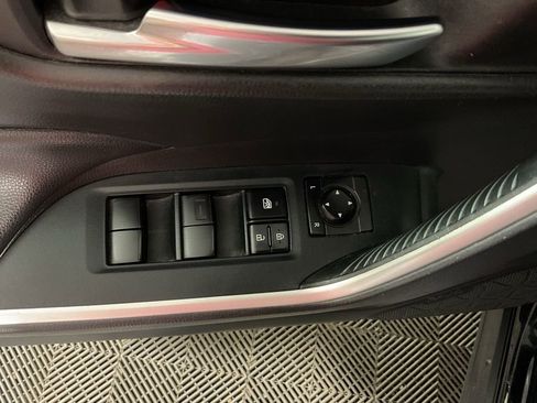 Used 2021 Toyota RAV4 XLE image 17