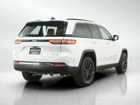 Used 2024 Jeep Grand Cherokee Limited AWD/4WD image 5